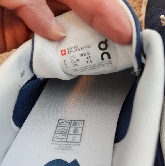 On Cloud 5 Running Women's Denim Blue Sneakers for Active Comfort - Picture 2 of 5